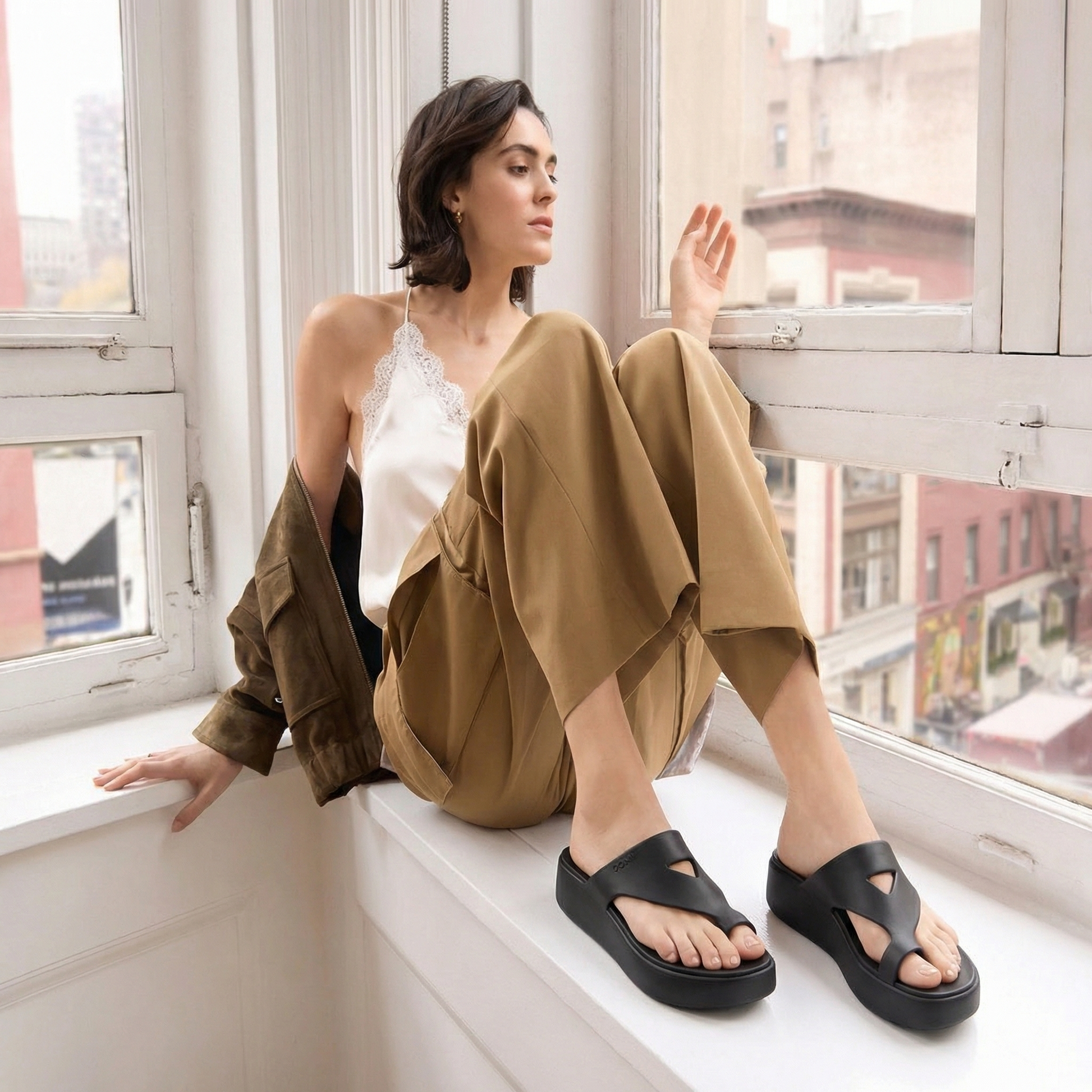 CDL Padded Platform Sandals ØMI The OOMI Toe Loop™ Platform Collection